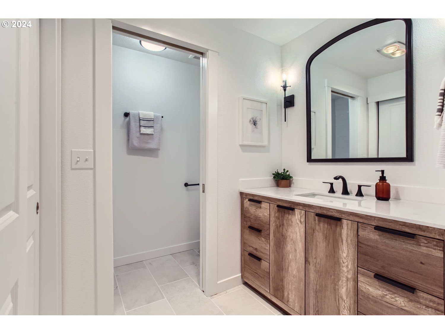 Lake Oswego, Oregon 97035, United States, 3 Bedrooms Bedrooms, ,3 BathroomsBathrooms,Residential,Active,38269