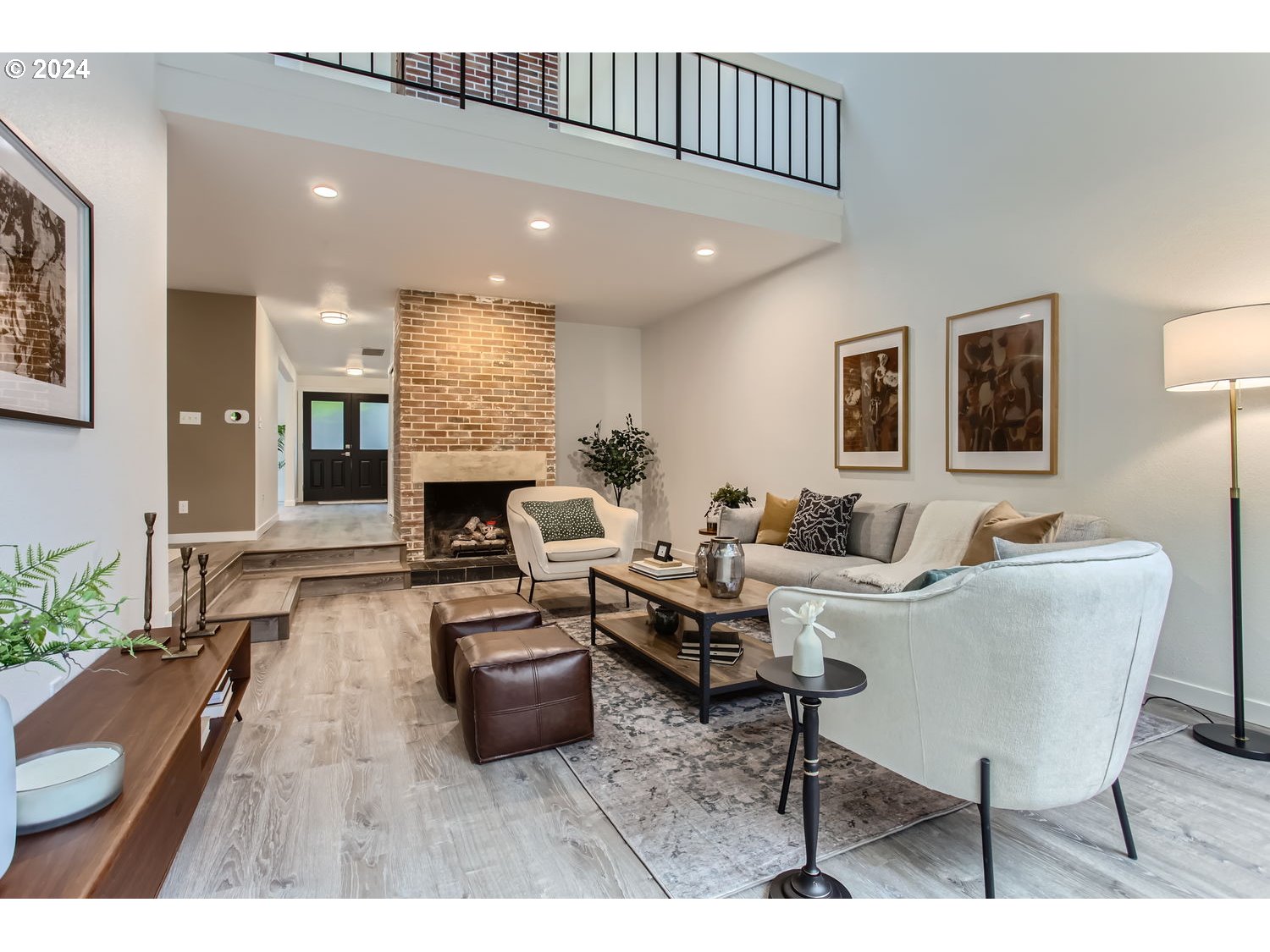 Lake Oswego, Oregon 97035, United States, 3 Bedrooms Bedrooms, ,3 BathroomsBathrooms,Residential,Active,38269