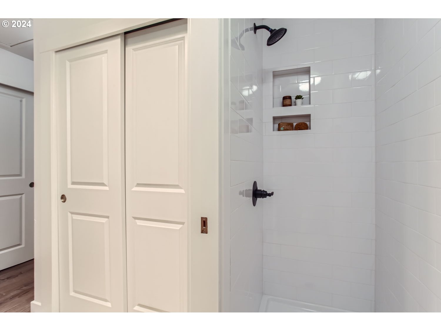 Lake Oswego, Oregon 97035, United States, 3 Bedrooms Bedrooms, ,3 BathroomsBathrooms,Residential,Active,38269