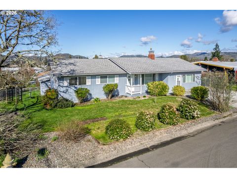 2488 W LORRAINE AVE Roseburg OR 97471