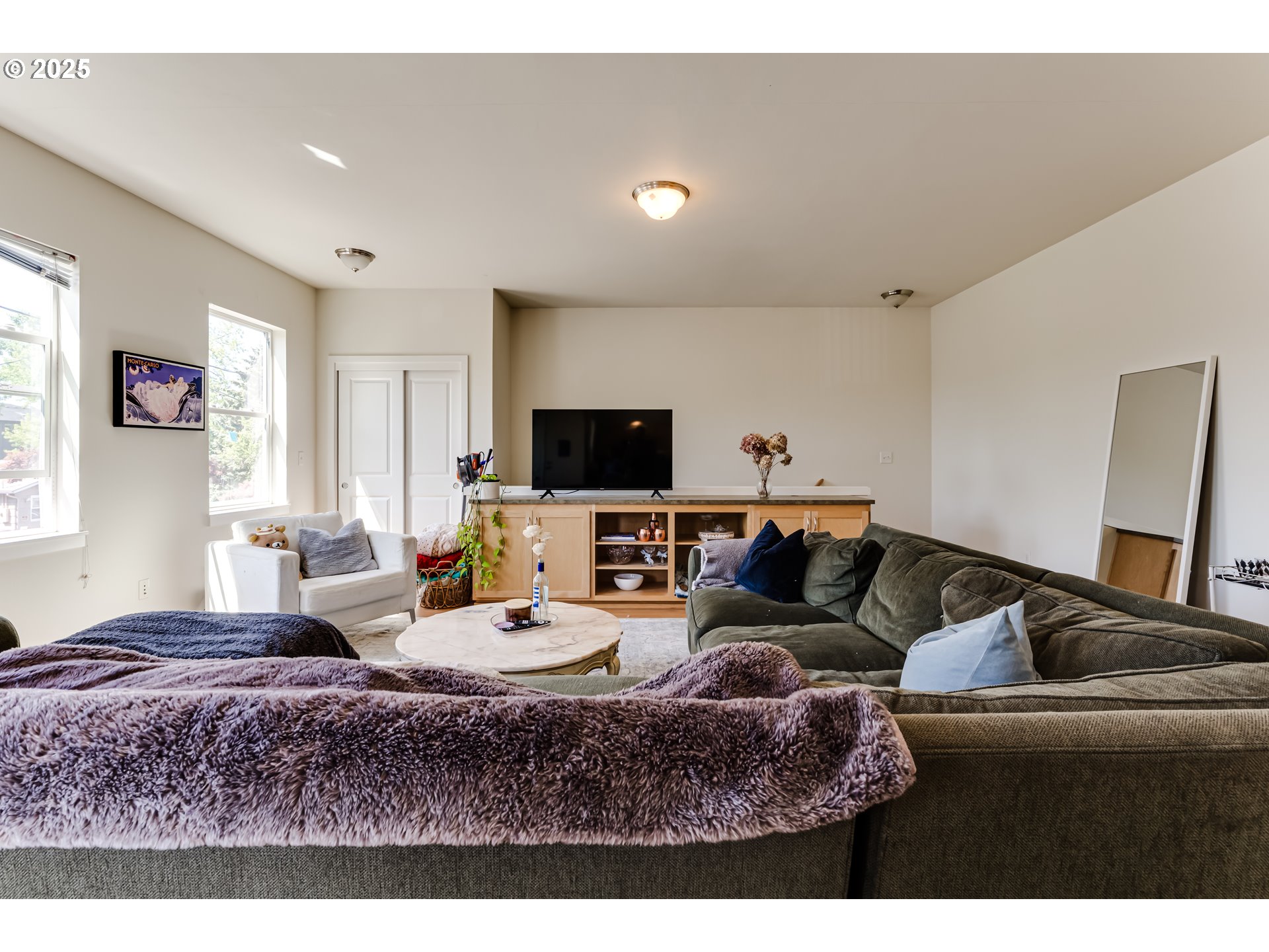 443/447 E 16TH AVE