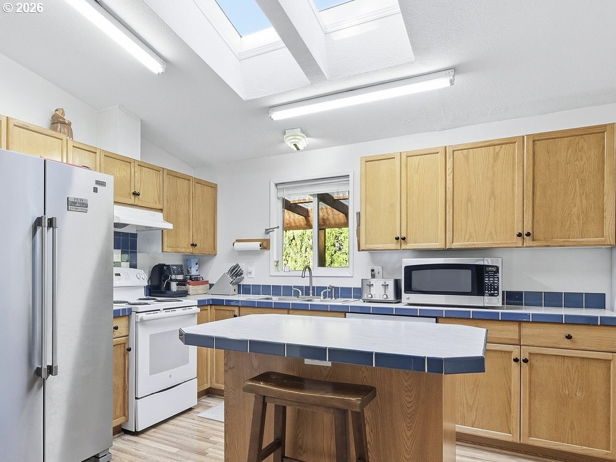 245 N CEDAR ST