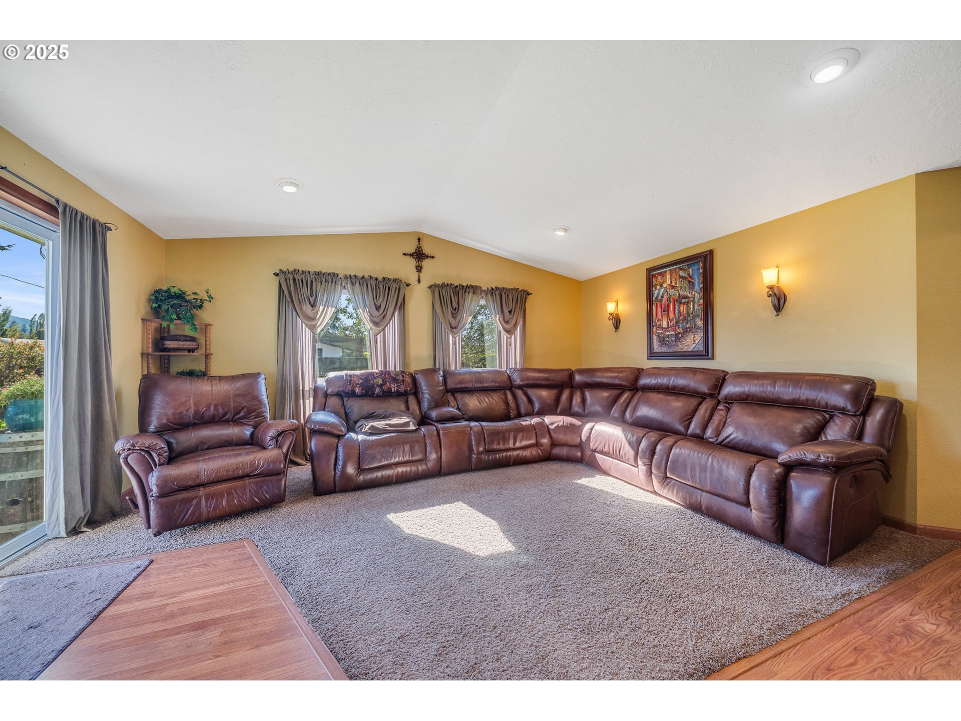 8675 FAIRVIEW RD