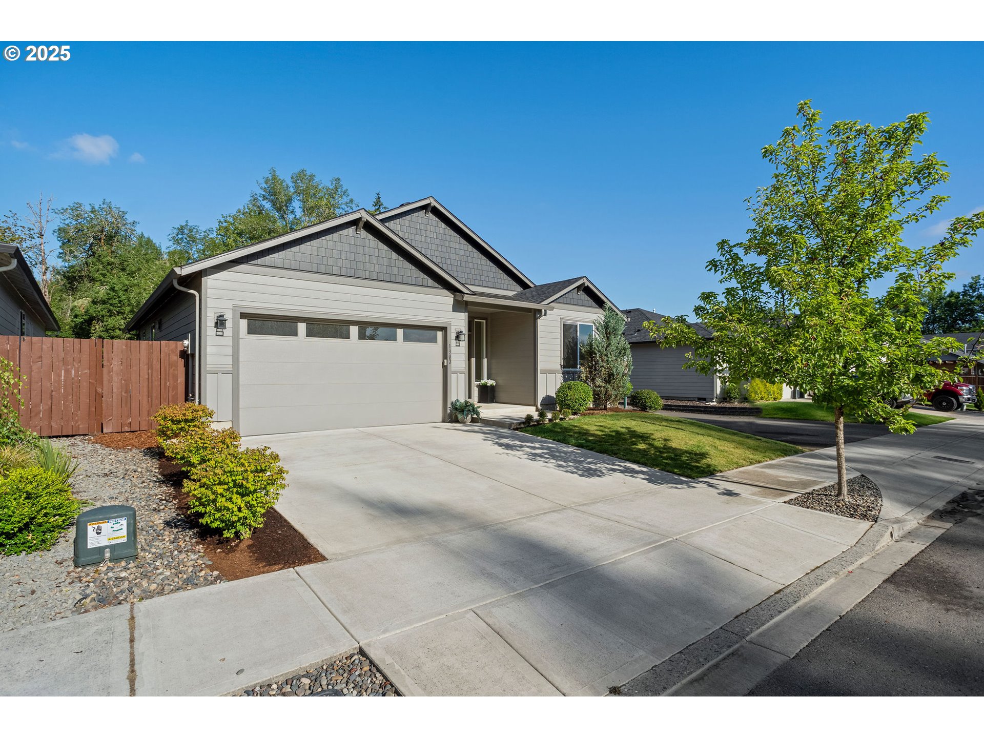 1302 SW 25TH AVE