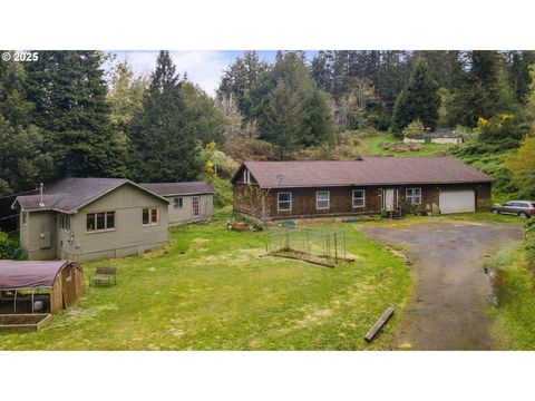 93751 COOS SUMNER LN Coos Bay OR 97420