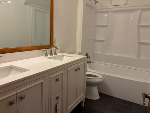 Tiny photo for 33465 Irish Ln, Creswell, OR 97426 (MLS # 471087192)