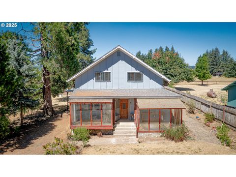 Photo of 33465 Irish Ln, Creswell, OR 97426 (MLS # 471087192)