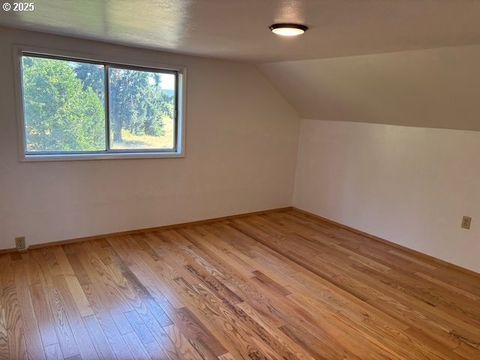 Tiny photo for 33465 Irish Ln, Creswell, OR 97426 (MLS # 471087192)