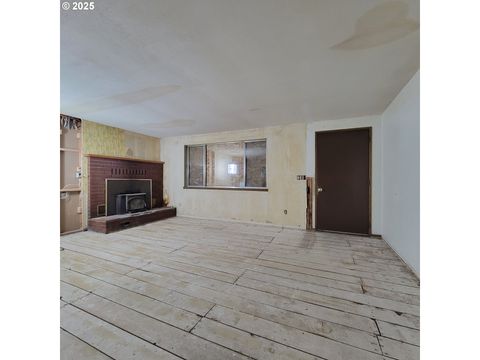 Tiny photo for 47785 Chubb Ct, Oakridge, OR 97463 (MLS # 448039776)