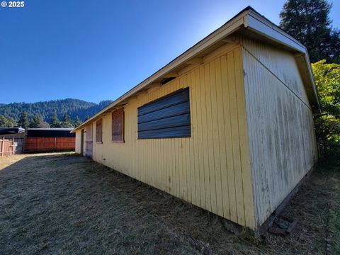 Tiny photo for 47785 Chubb Ct, Oakridge, OR 97463 (MLS # 448039776)