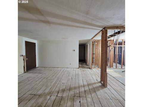 Tiny photo for 47785 Chubb Ct, Oakridge, OR 97463 (MLS # 448039776)