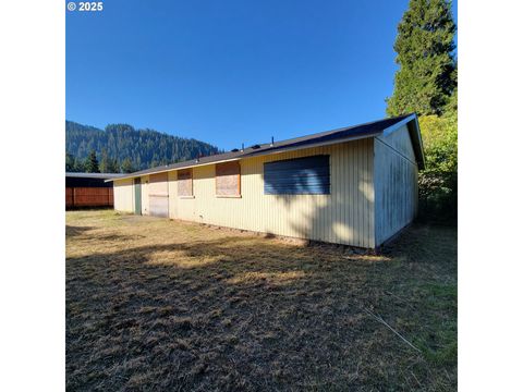 Tiny photo for 47785 Chubb Ct, Oakridge, OR 97463 (MLS # 448039776)