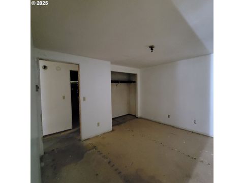 Tiny photo for 47785 Chubb Ct, Oakridge, OR 97463 (MLS # 448039776)