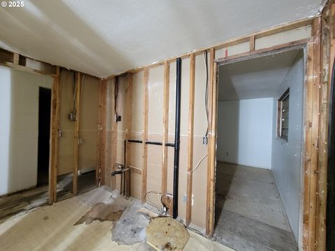 Tiny photo for 47785 Chubb Ct, Oakridge, OR 97463 (MLS # 448039776)