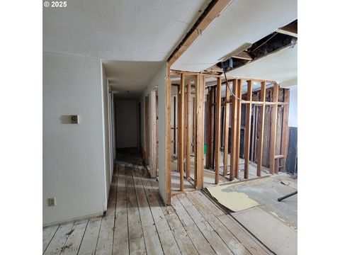 Tiny photo for 47785 Chubb Ct, Oakridge, OR 97463 (MLS # 448039776)