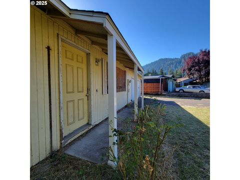 Tiny photo for 47785 Chubb Ct, Oakridge, OR 97463 (MLS # 448039776)