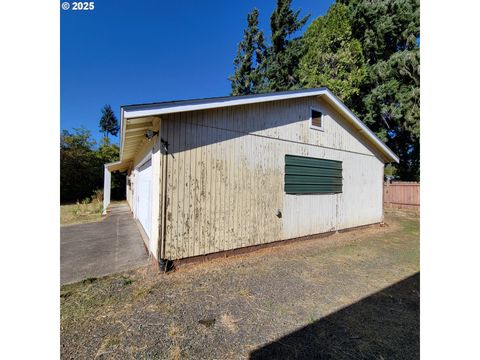 Tiny photo for 47785 Chubb Ct, Oakridge, OR 97463 (MLS # 448039776)