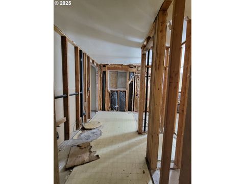 Tiny photo for 47785 Chubb Ct, Oakridge, OR 97463 (MLS # 448039776)