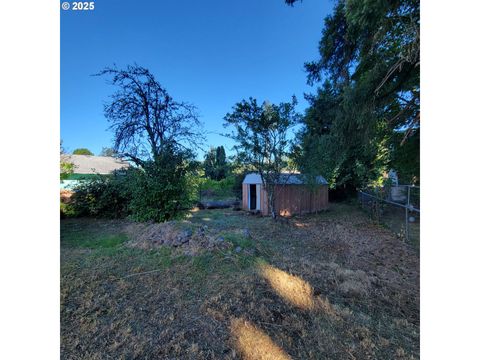 Tiny photo for 47785 Chubb Ct, Oakridge, OR 97463 (MLS # 448039776)