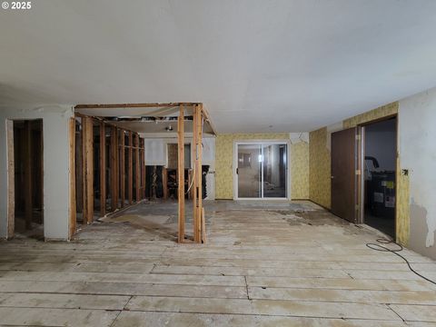 Tiny photo for 47785 Chubb Ct, Oakridge, OR 97463 (MLS # 448039776)