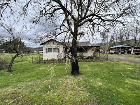 524 Buckhorn Rd, Roseburg, OR 97470 - MLS#: 217293799