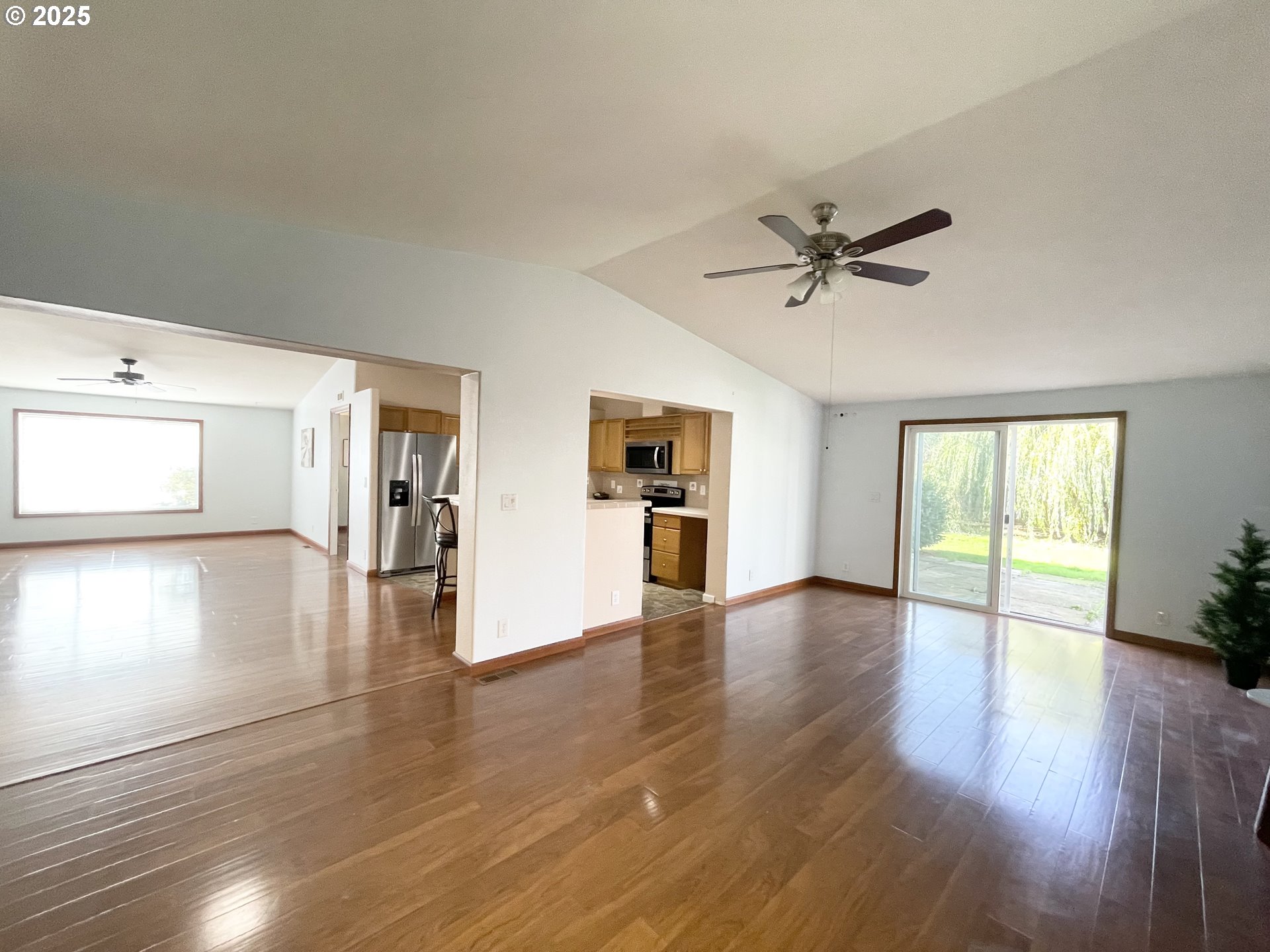 4445 BLUEBERRY LN NE