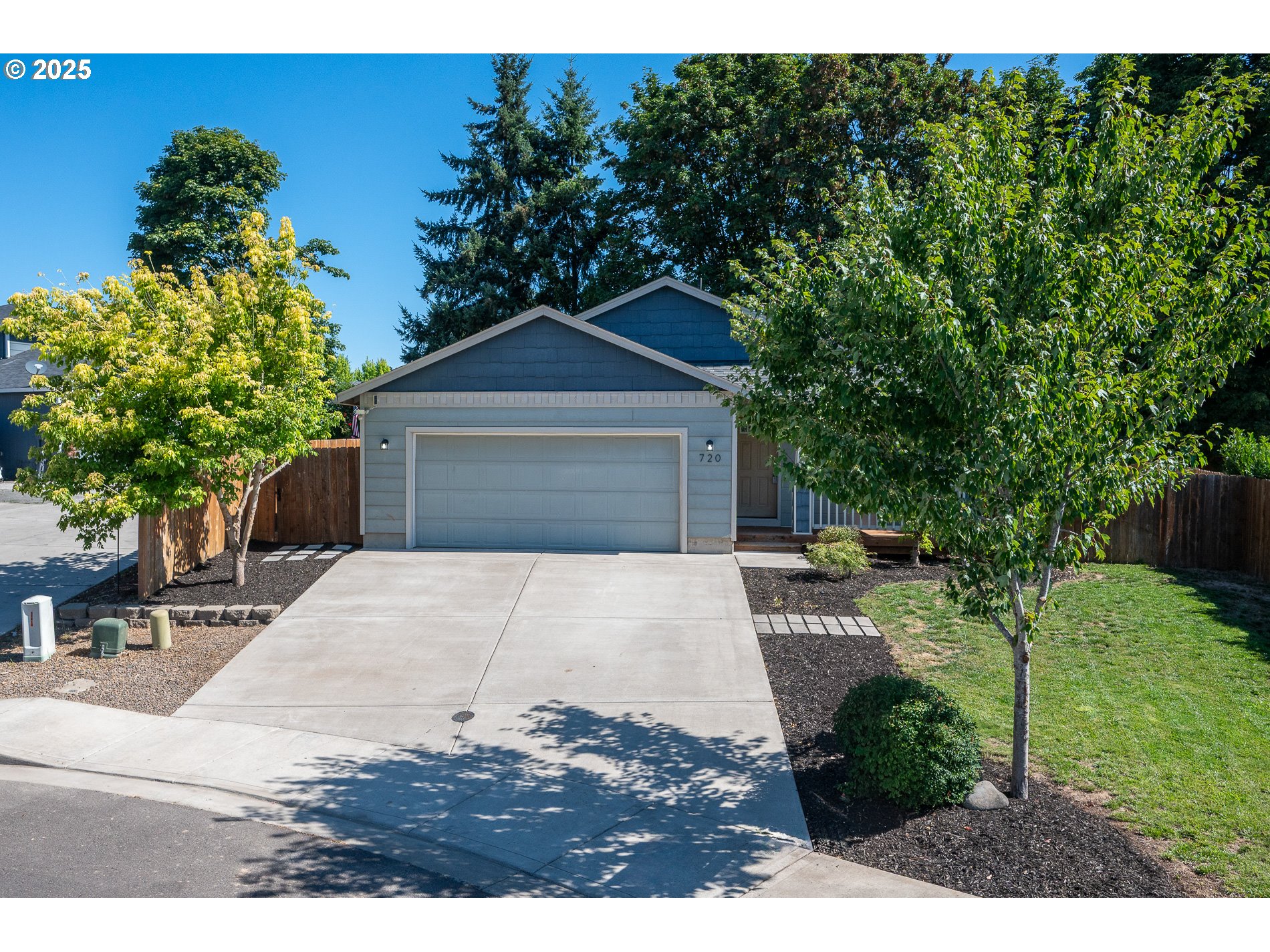 720 COUNTRYSIDE CT