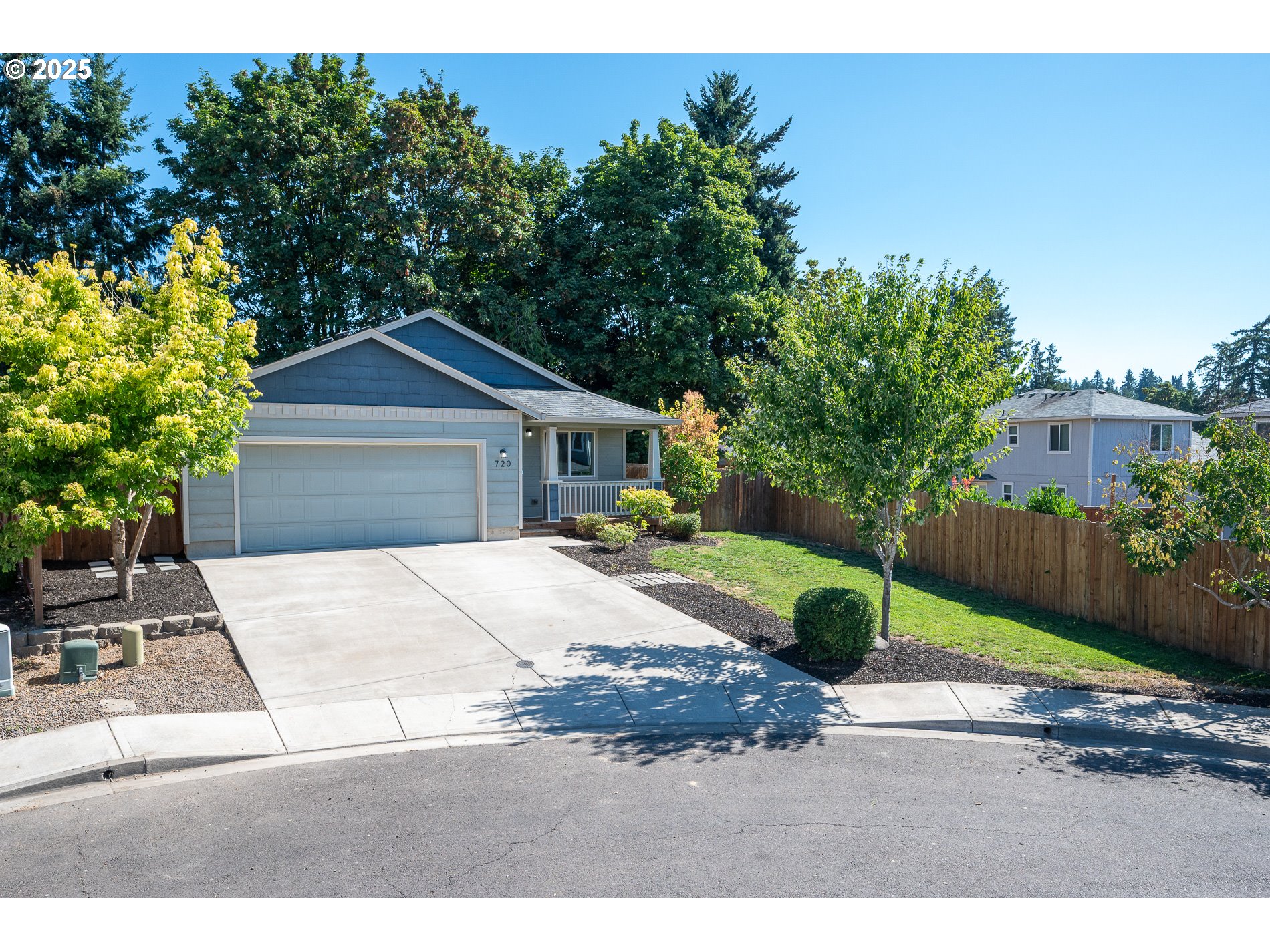 720 COUNTRYSIDE CT