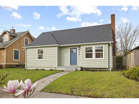 5923 N DETROIT AVE Portland OR 97217