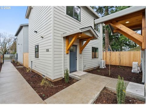5712 SE RAMONA ST B Portland OR 97206