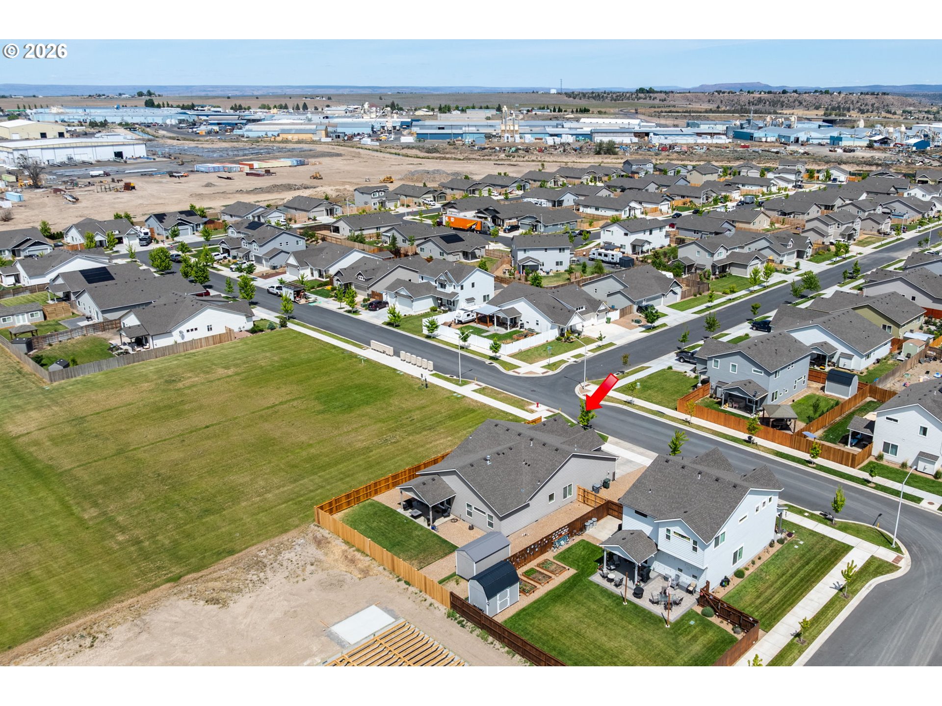 1132 NW GOLF COURSE DR