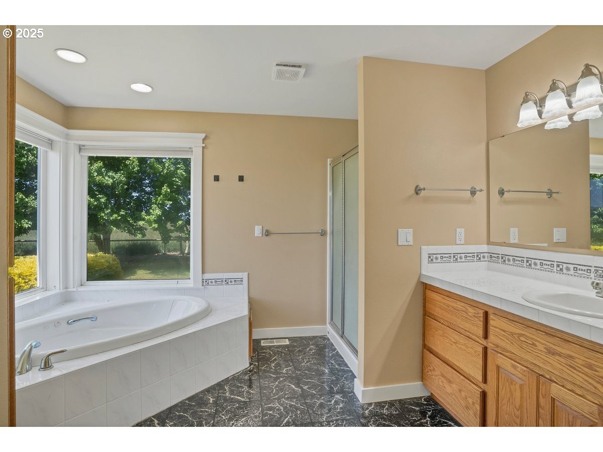 Dayton, Oregon 97114, United States, 3 Bedrooms Bedrooms, ,3 BathroomsBathrooms,Residential,Active,147718