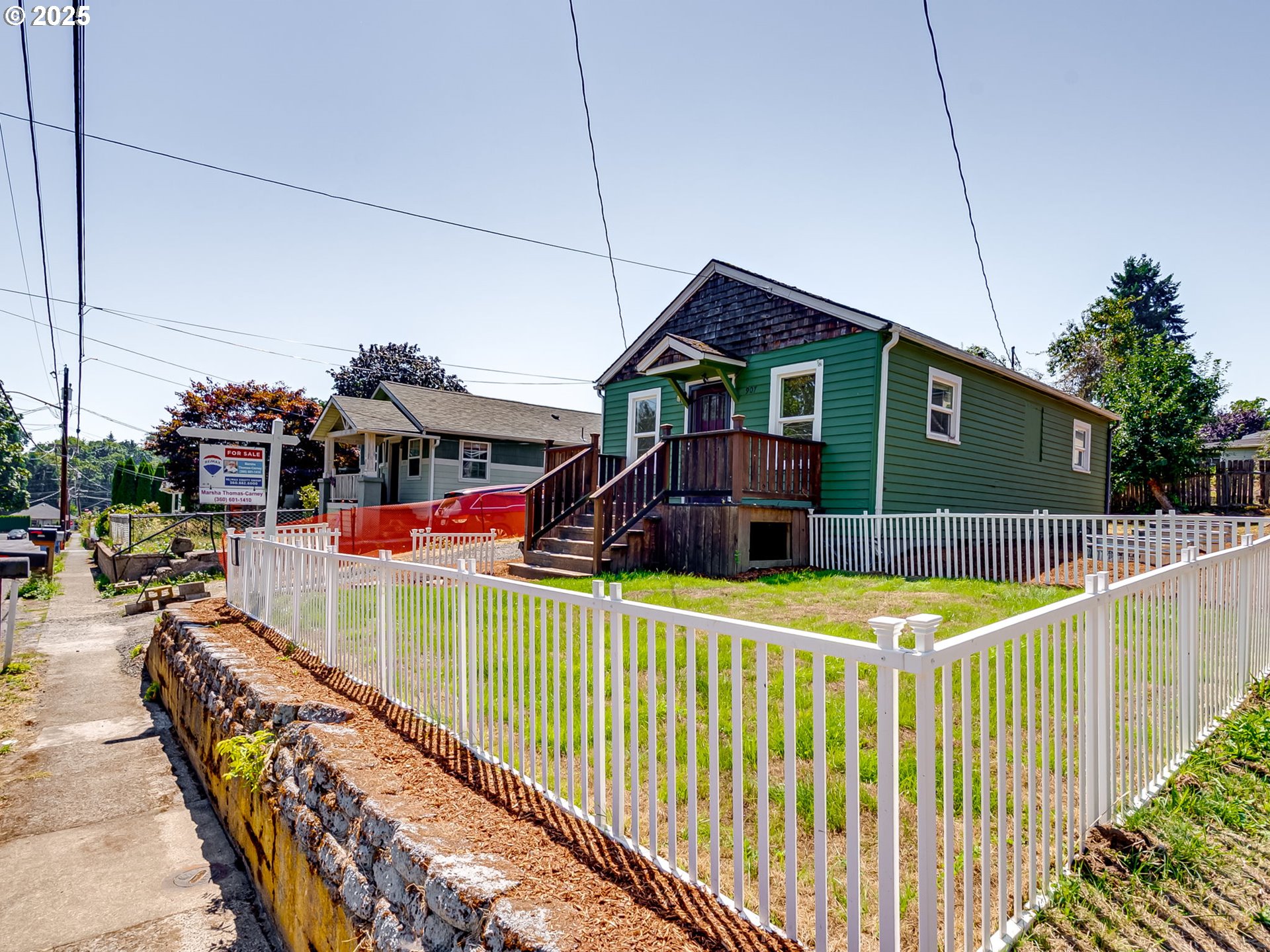 907 NW GREELEY ST