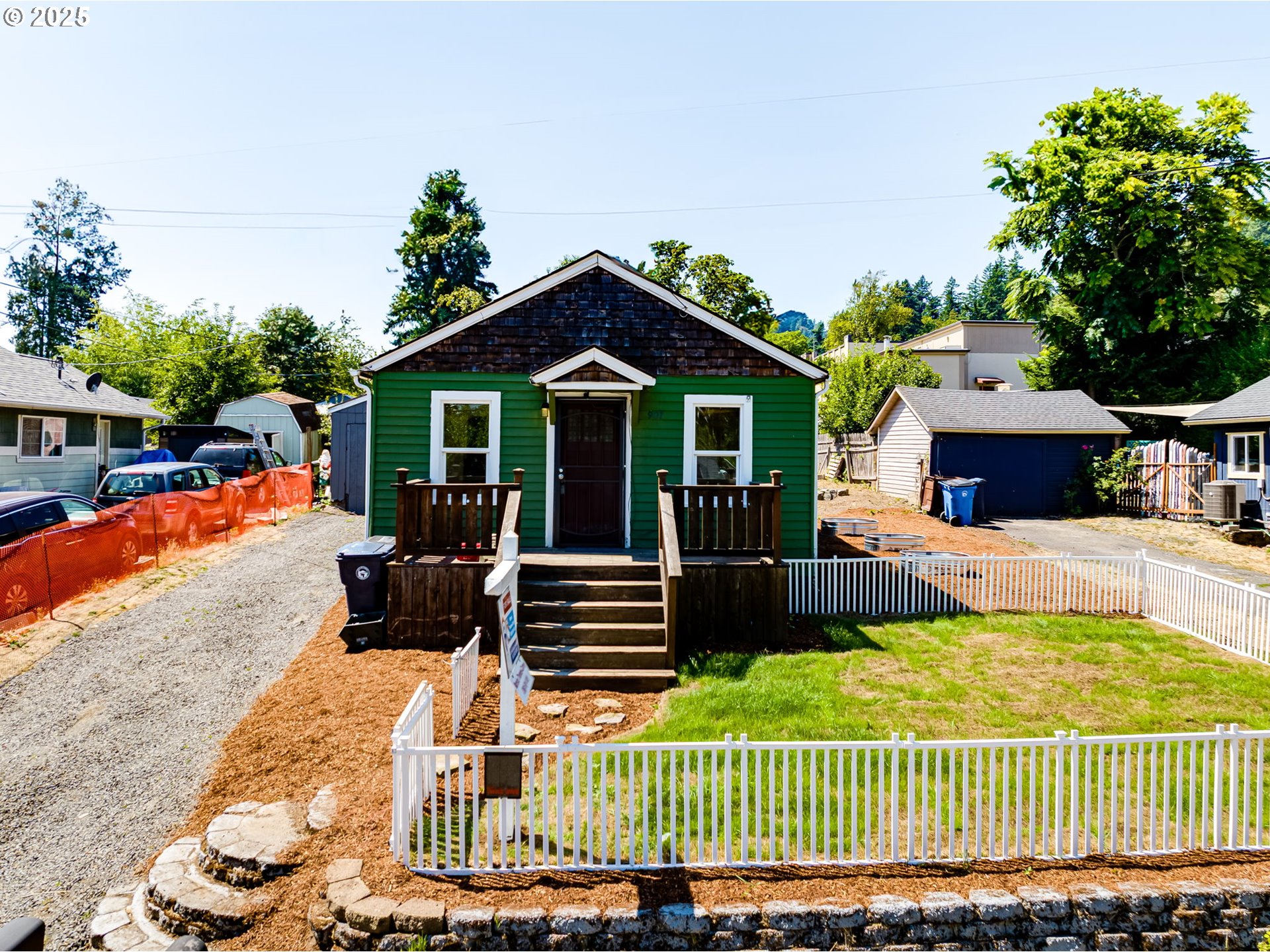 907 NW GREELEY ST