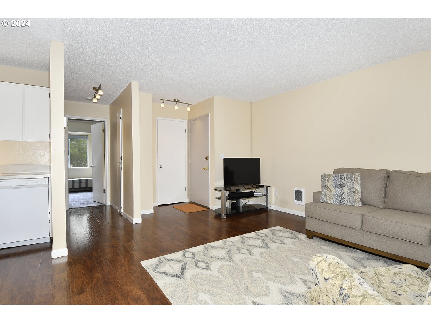 200 SW FLORENCE AVE I-18