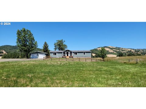 A home in Roseburg