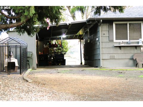 A home in Roseburg