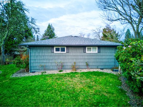 A home in Roseburg