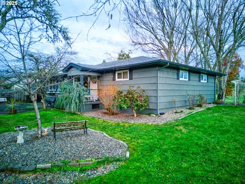 A home in Roseburg