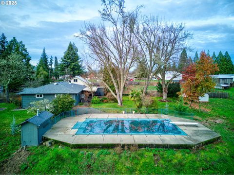 A home in Roseburg