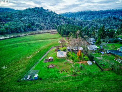 A home in Roseburg