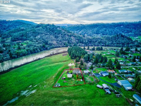 A home in Roseburg