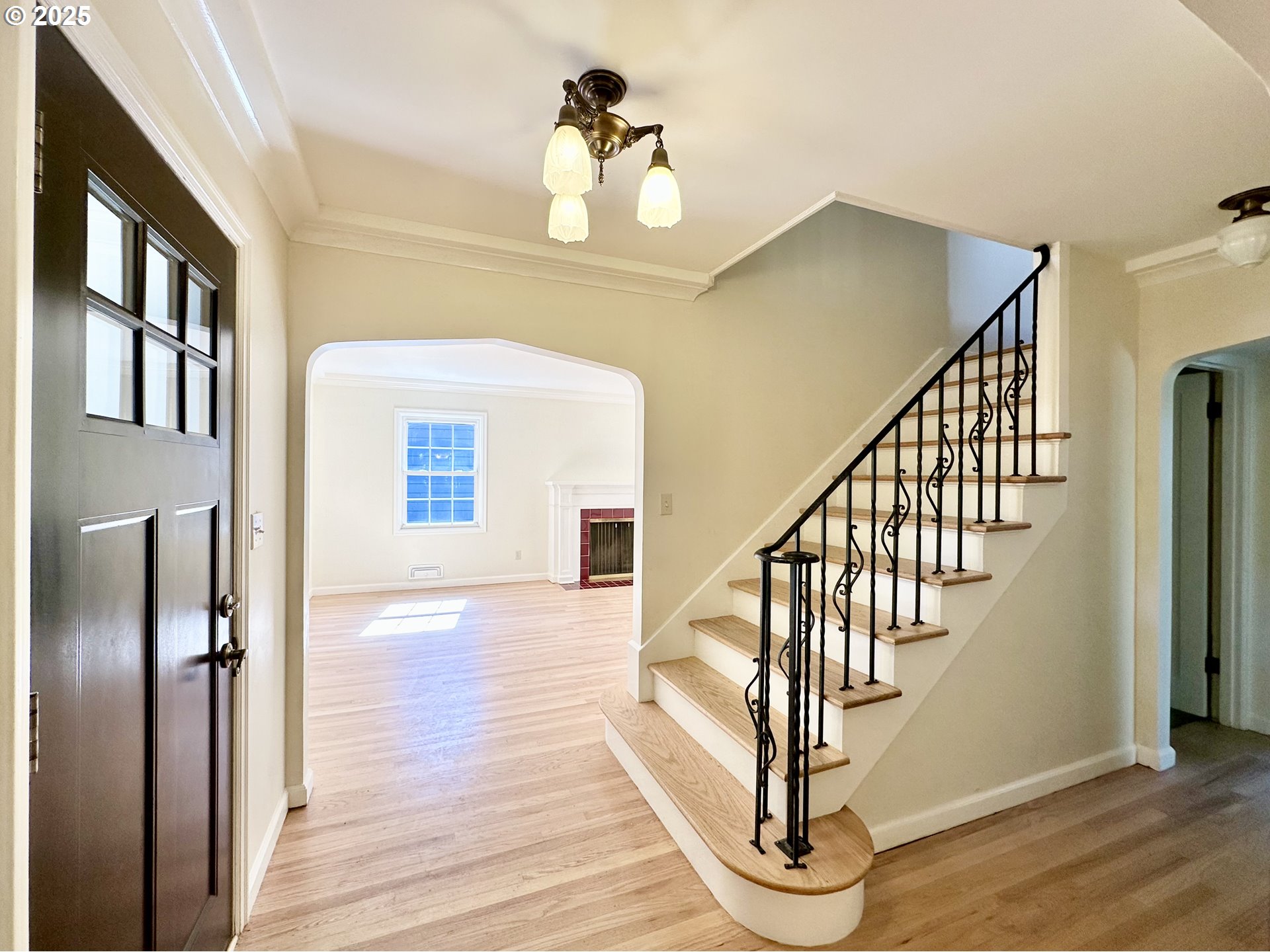 205 NE BILLINGHER DR