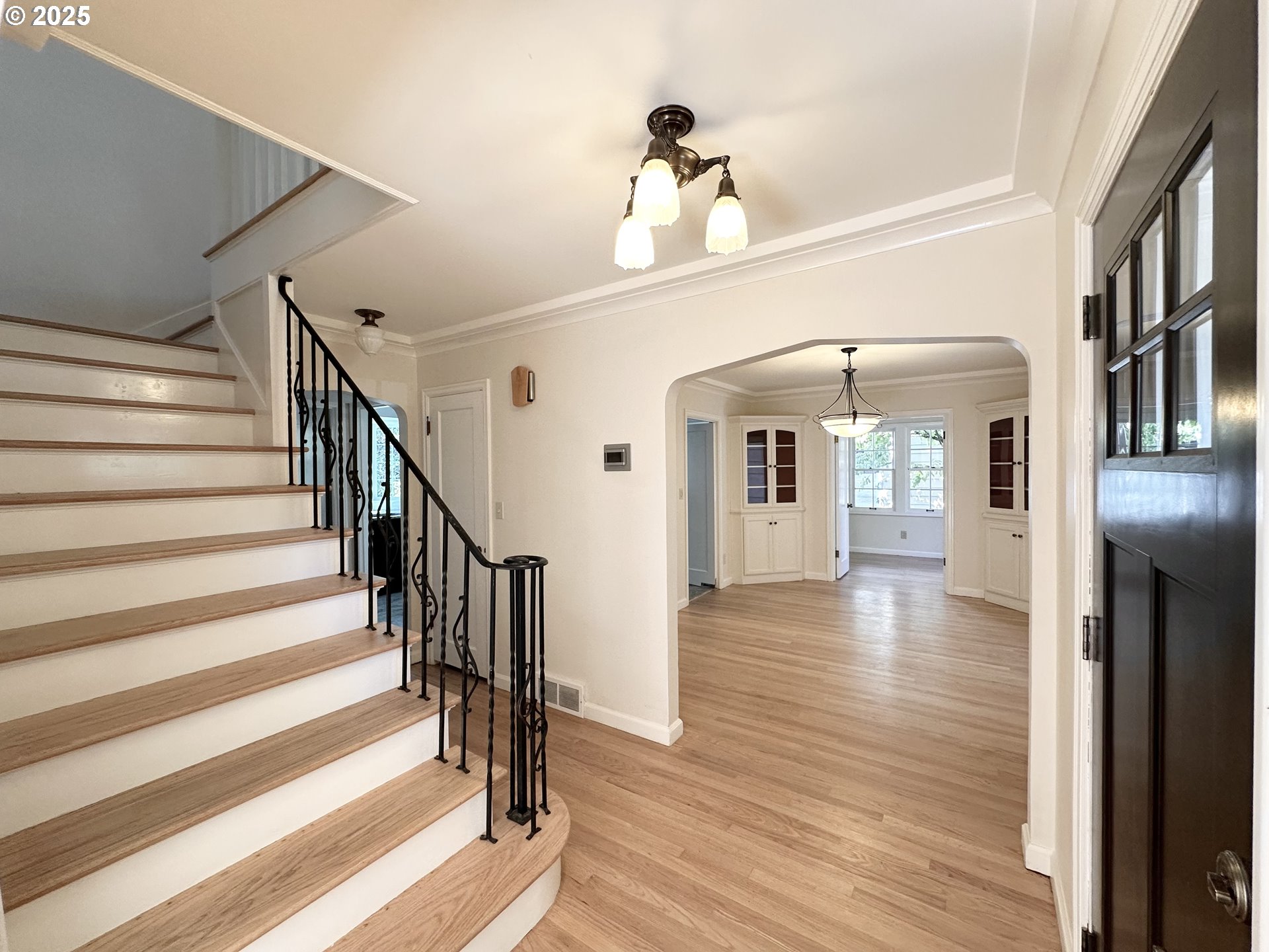 205 NE BILLINGHER DR