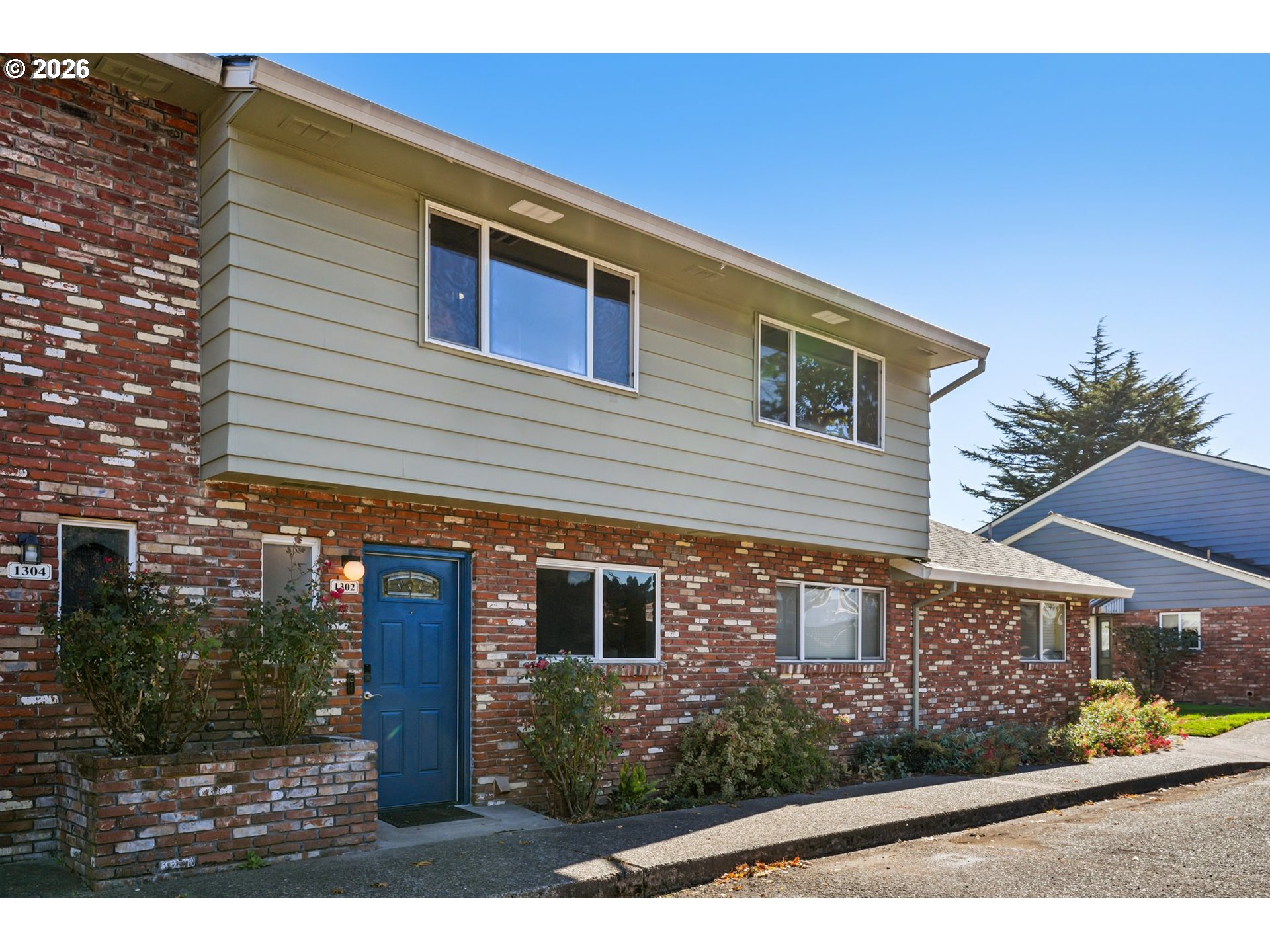 1302 NE HOGAN DR 169