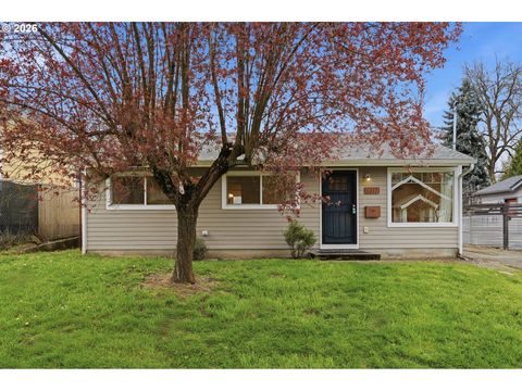 8817 N HARTMAN ST Portland OR 97203