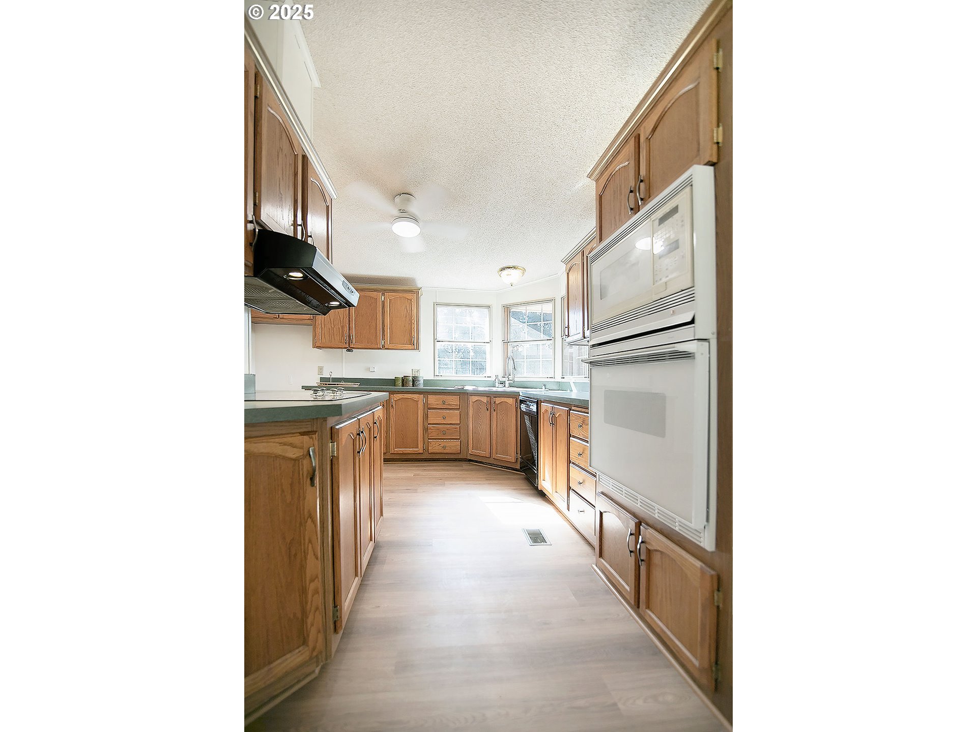 194 River Ridge LN