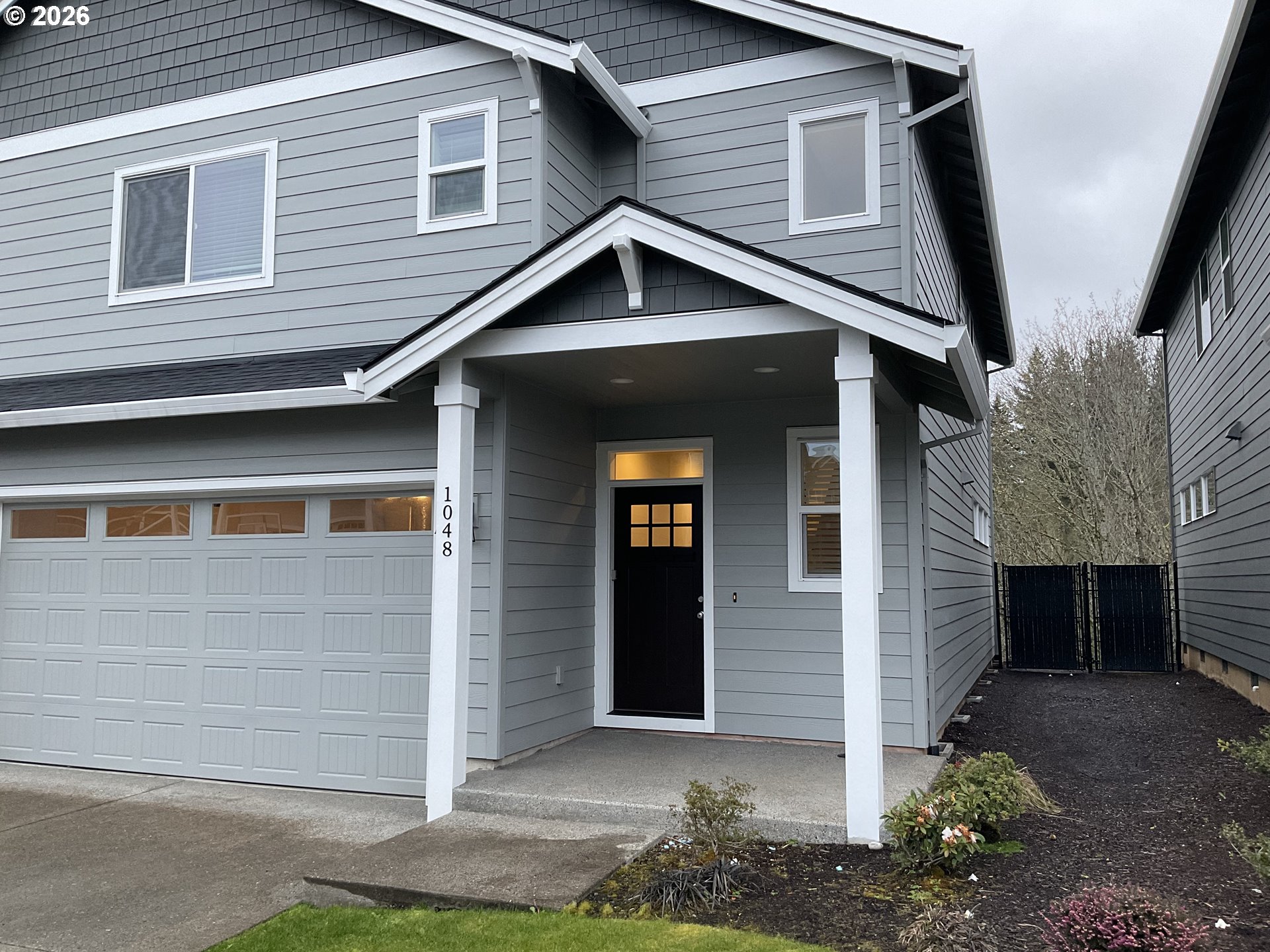 1048 NE REGAN HILL LOOP