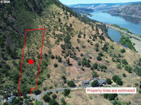 Photo of 4557 Basalt St, The Dalles, OR 97058 (MLS # 379045067)