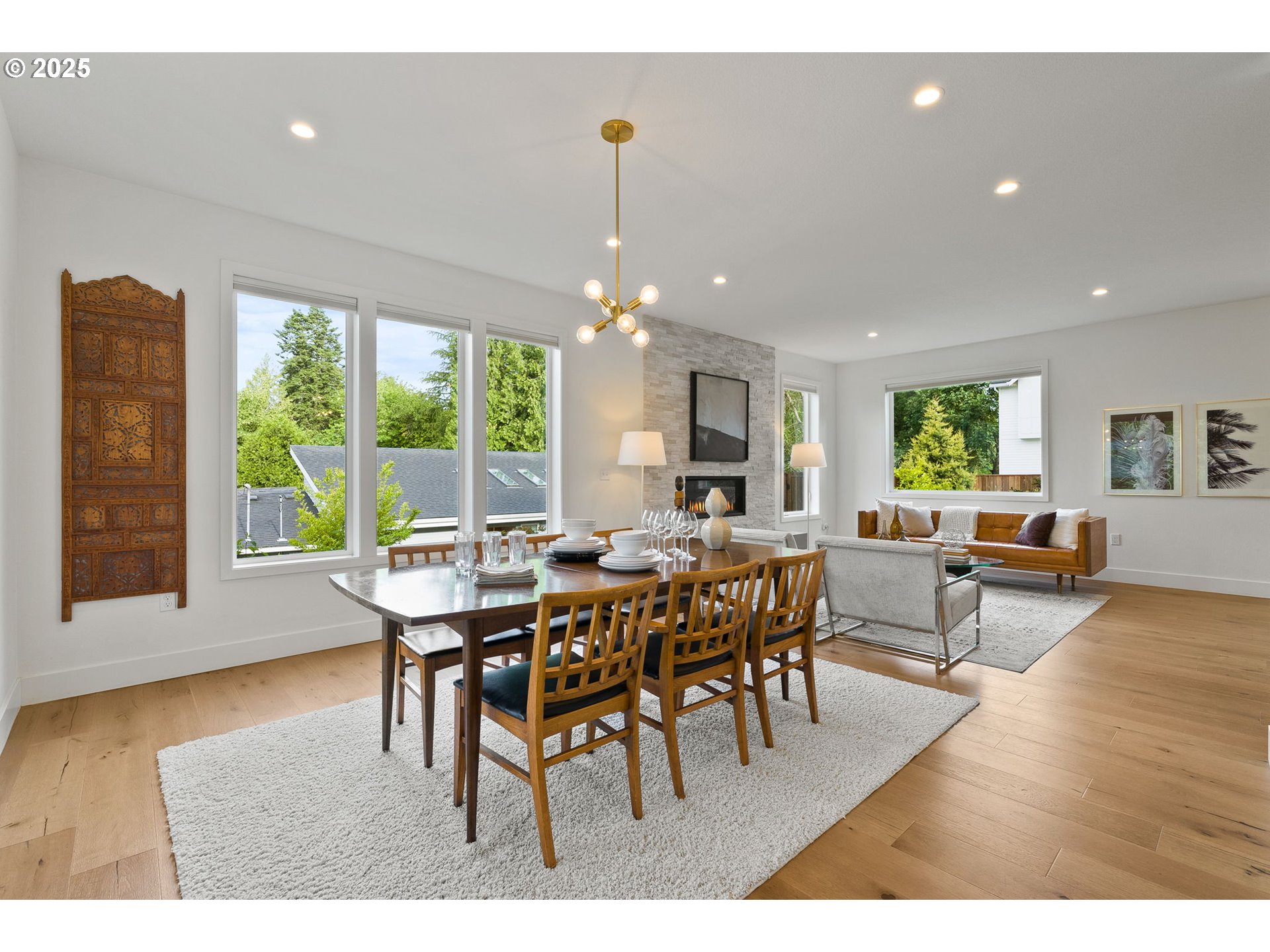 927 SW MAPLECREST CT